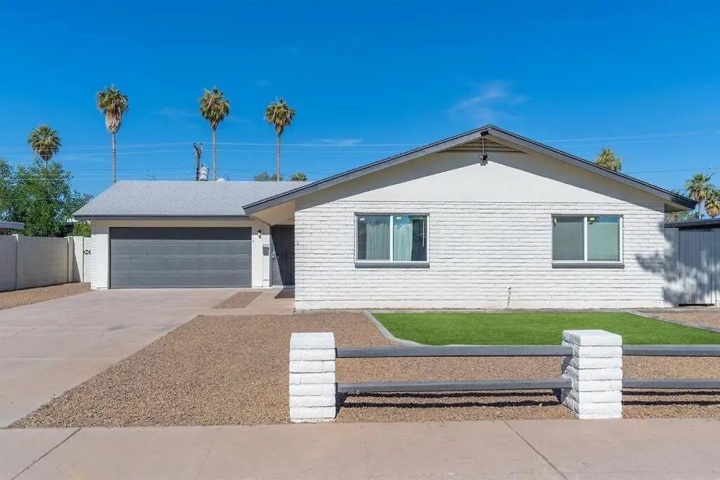 Holiday home Cozy-Perfect Location-Private Pool-Heat Optional- Spring Training-Gcu Villa Phoenix
